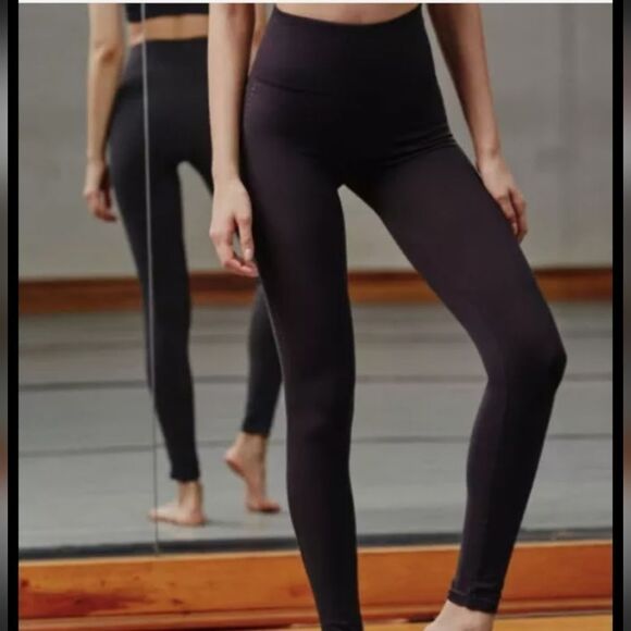 Free people - Picture 1 of 5